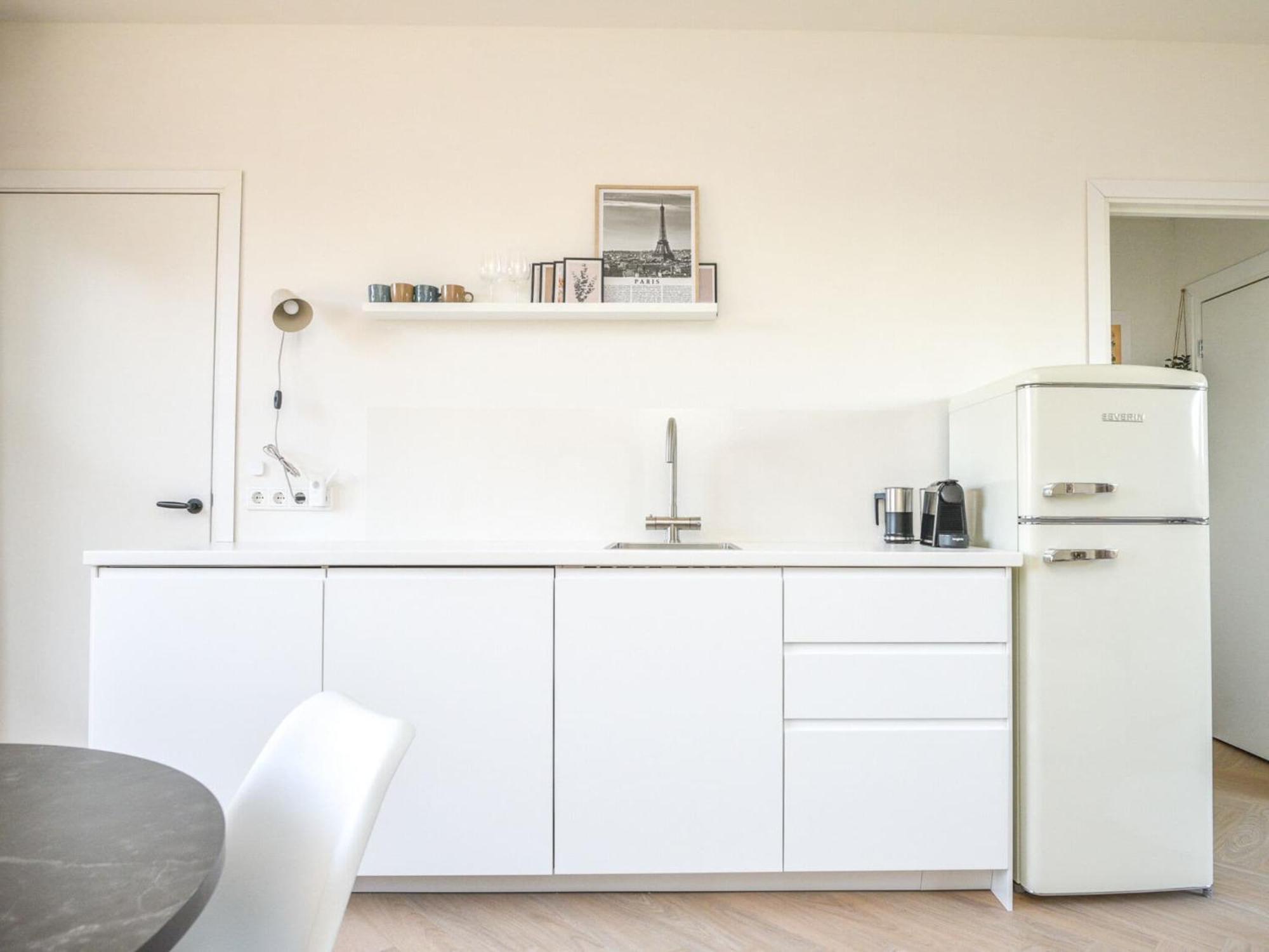 Vakantiehuis Lovely With Garden *
